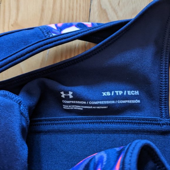 Under Armour Extra- Small sports bra, never worn - Picture 3 of 4